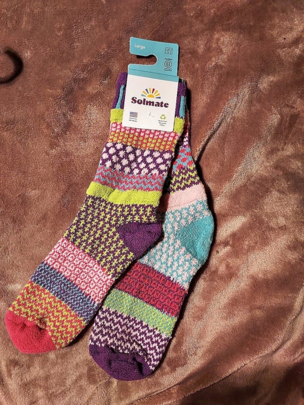 NWT Solmate Mismatched Crew Socks "Dahlia" Large